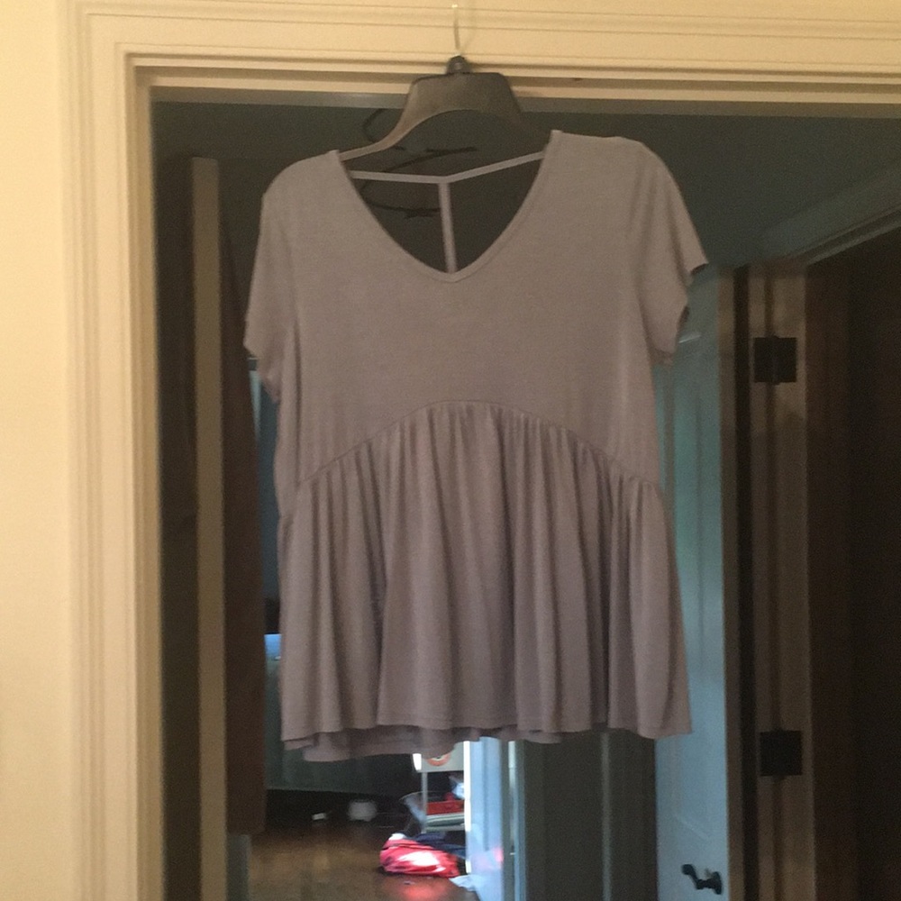 Gray Top - image 3